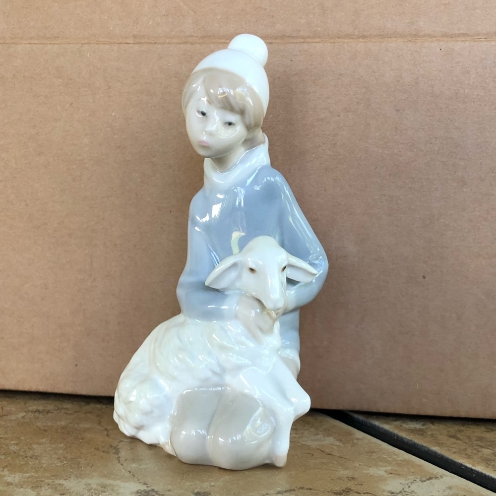 Vintage Lladro Shepherd Boy With Lamb